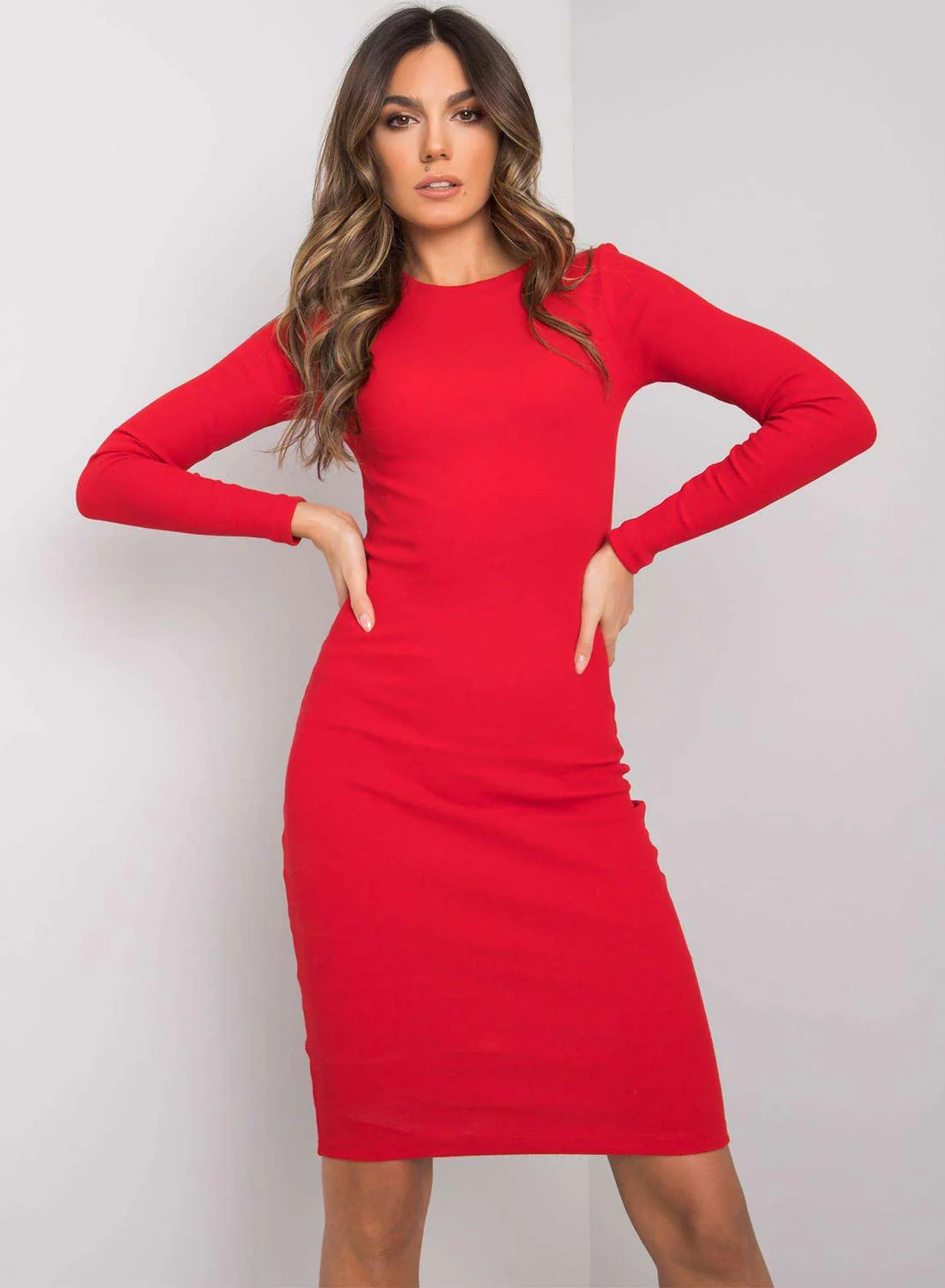 Abito rosso a costine aderente - Image 8