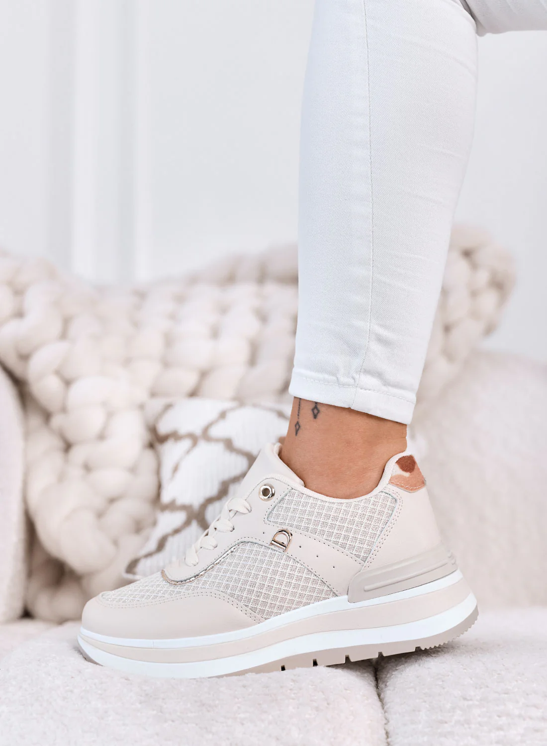 AGATA - Sneakers Platform Beige con Dettagli in Tessuto laminato - Image 2