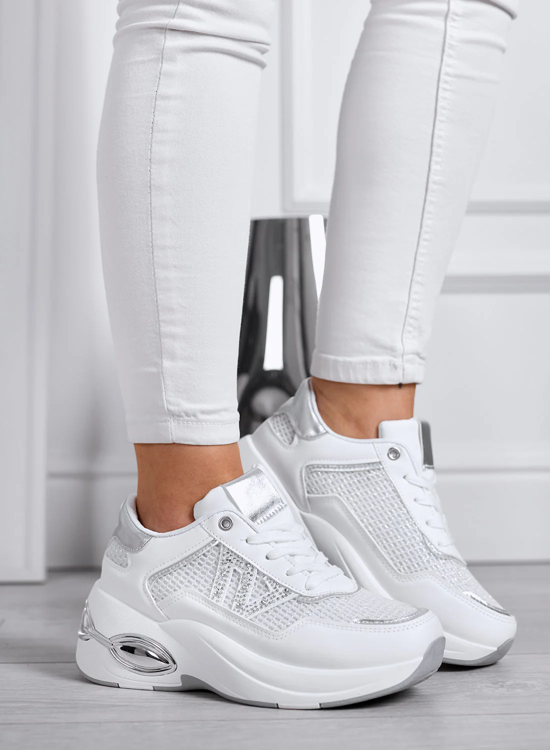 CAMILLA - Sneakers Bianche con Strass e Dettagli Argento