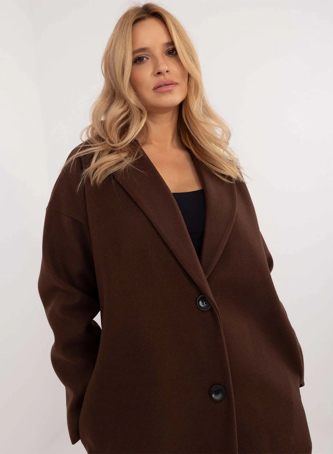 Cappotto lungo elegante marrone con bottoni - Image 4