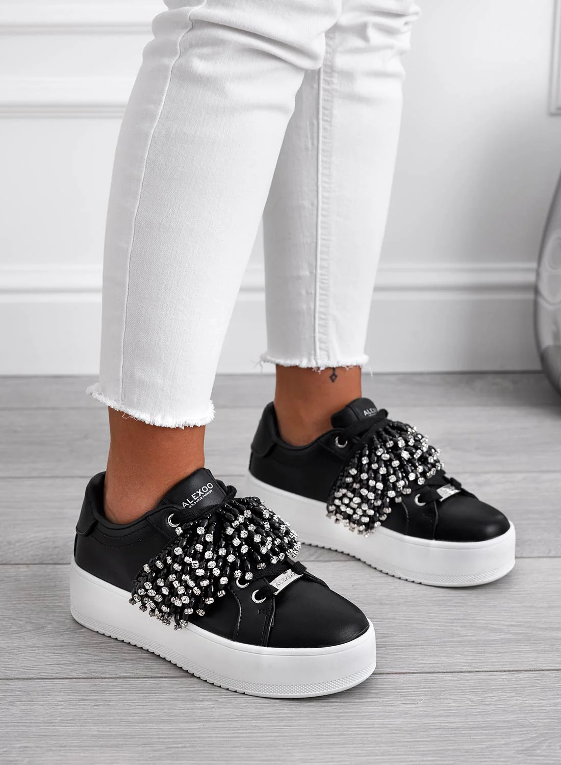 CARRY - Sneakers nere Alexoo con fascia in strass - Image 4
