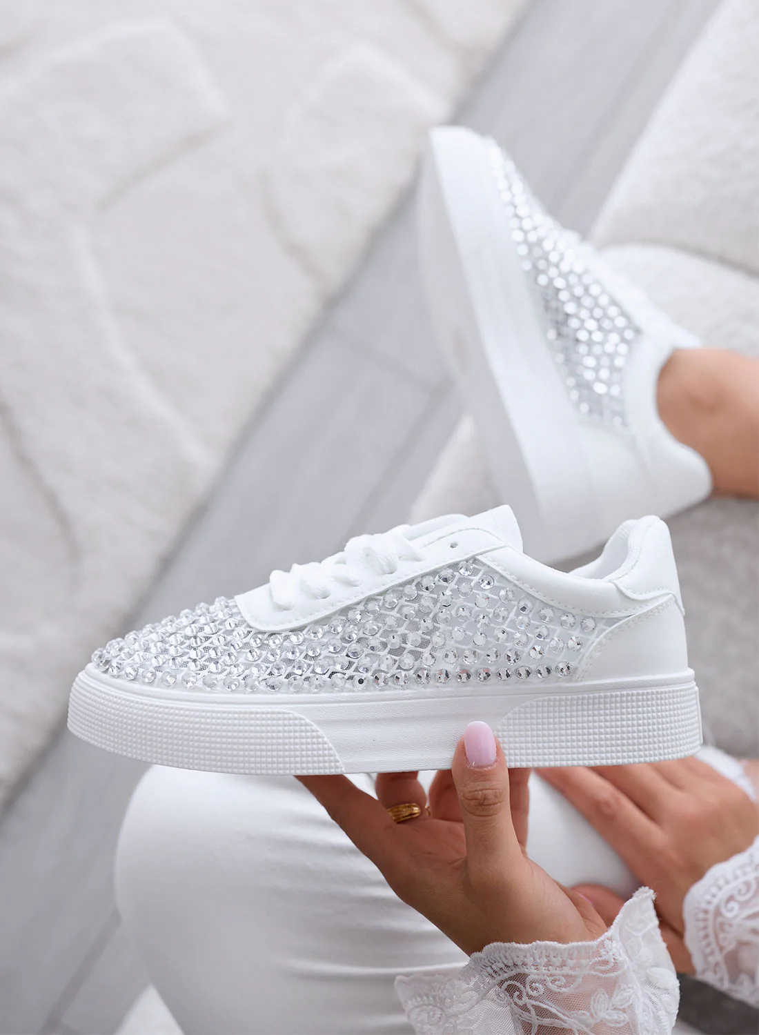 CASSANDRA - Sneakers Bianche con Strass e Dettagli Luminosi - Image 4