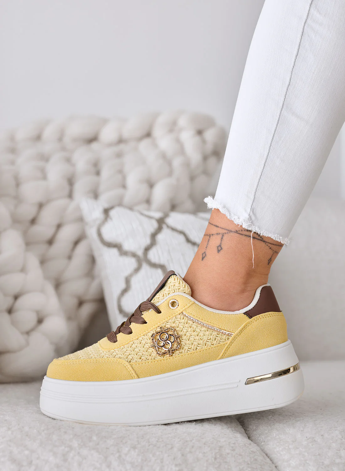 CLARA - Sneakers gialle Platform con Inserti Intrecciati e Dettagli marroni - Image 2
