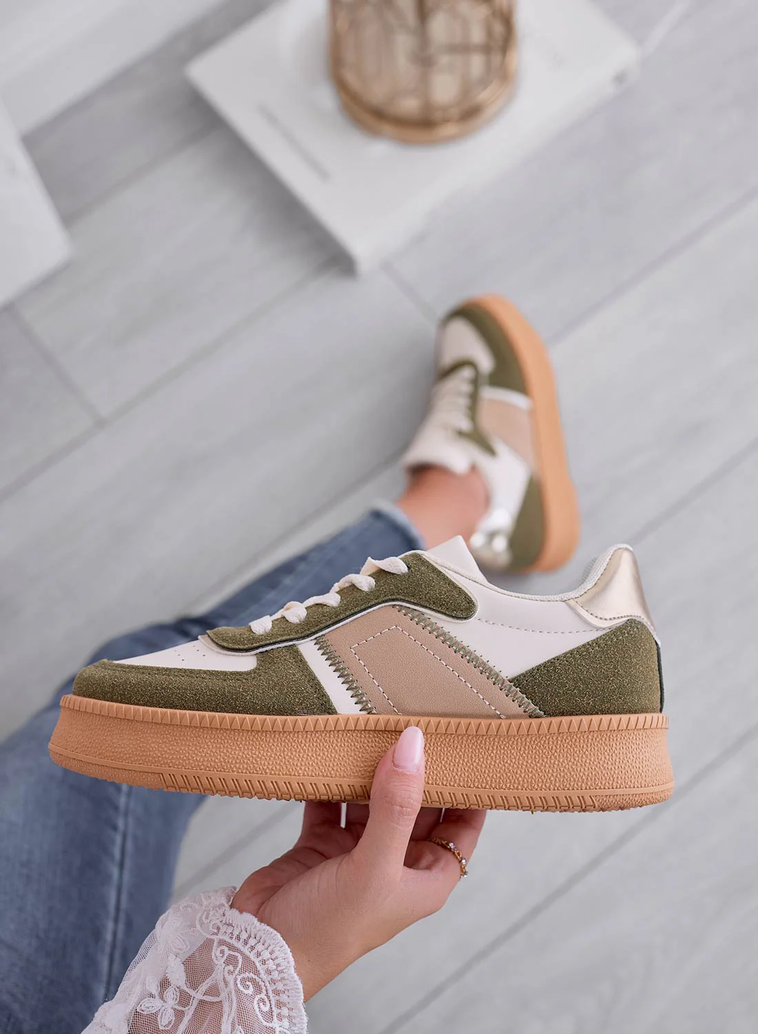 DAMIANA - Sneakers verdi con inserti oro e suola in gomma - Image 3