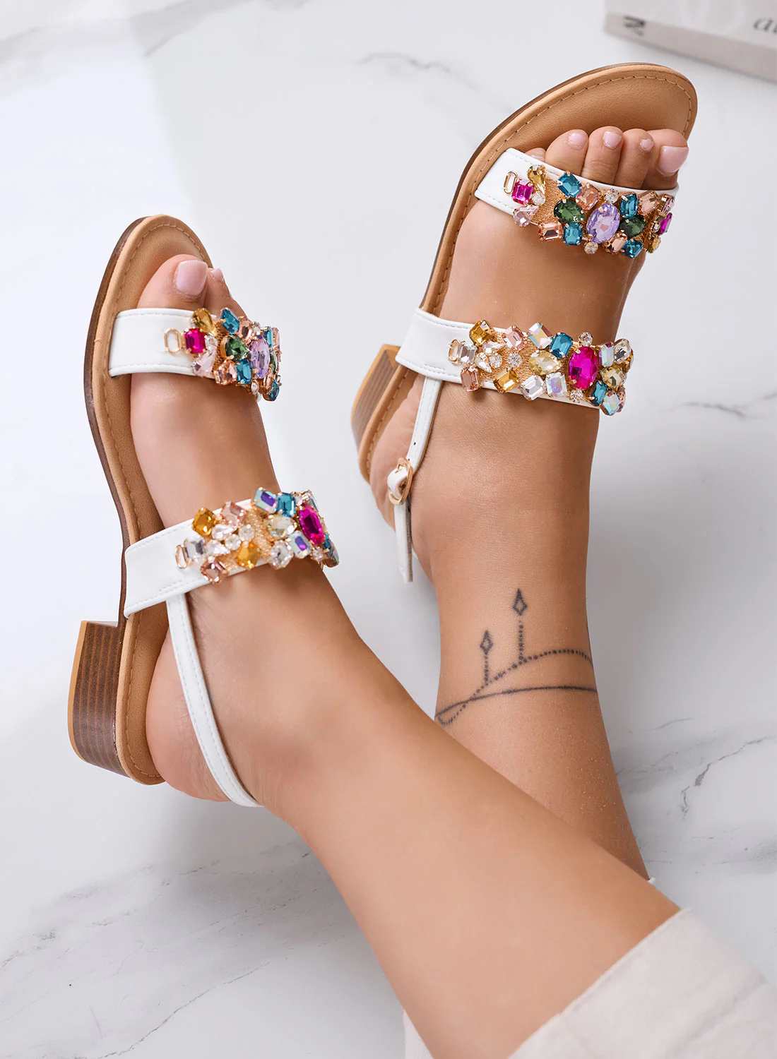 DEBORA - Sandali Gioiello Bianchi con Pietre Multicolor - Image 2