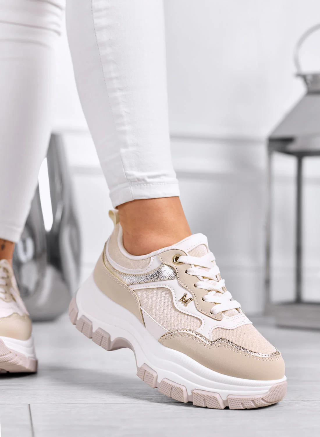 DELIA - Sneakers Beige con Dettagli Oro e Suola Chunky - Image 3