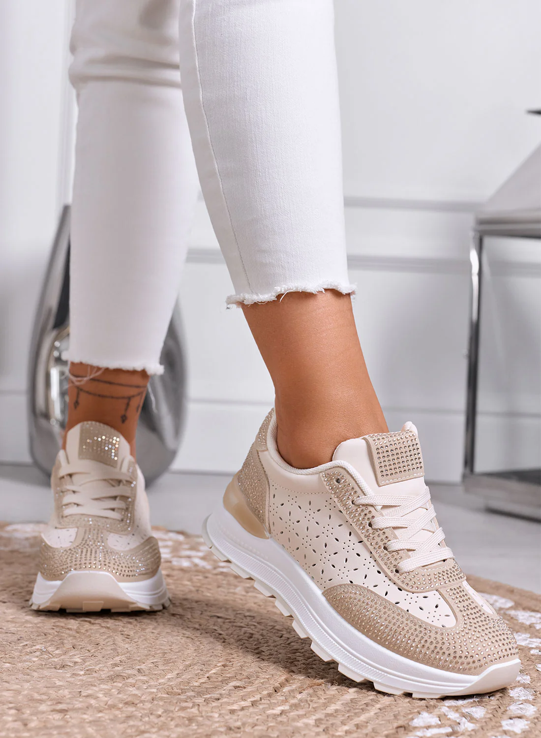 ELISA - Sneakers Beige con Strass e Dettagli Traforati - Image 2