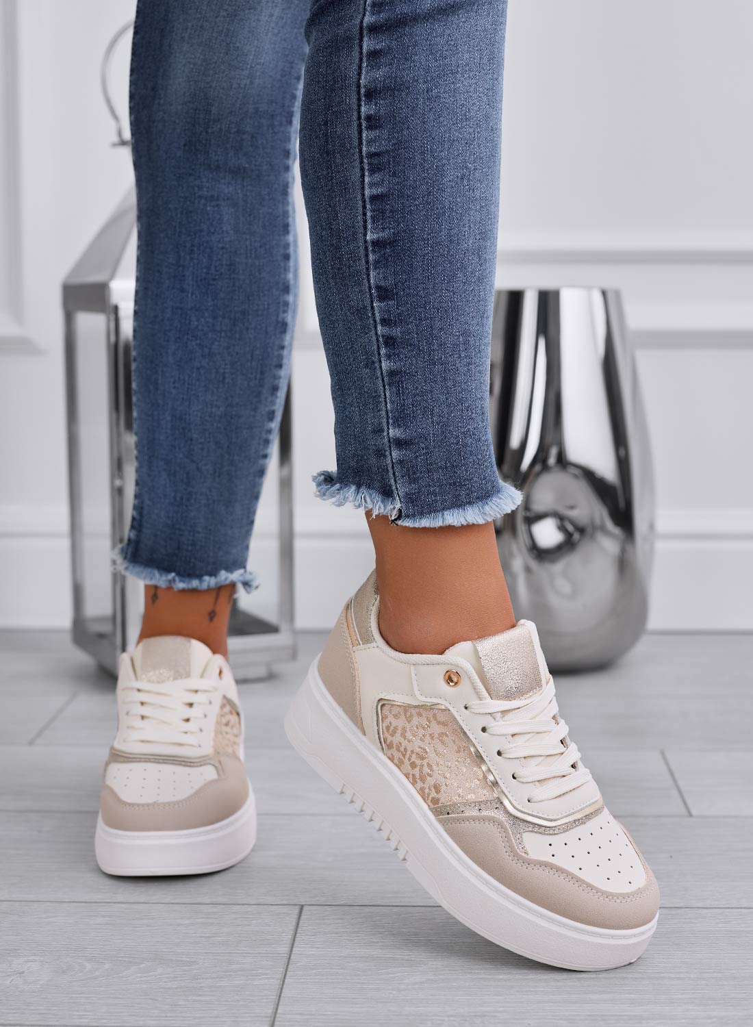 ILARIA - Sneakers beige con inserti a fantasia maculata - Image 2