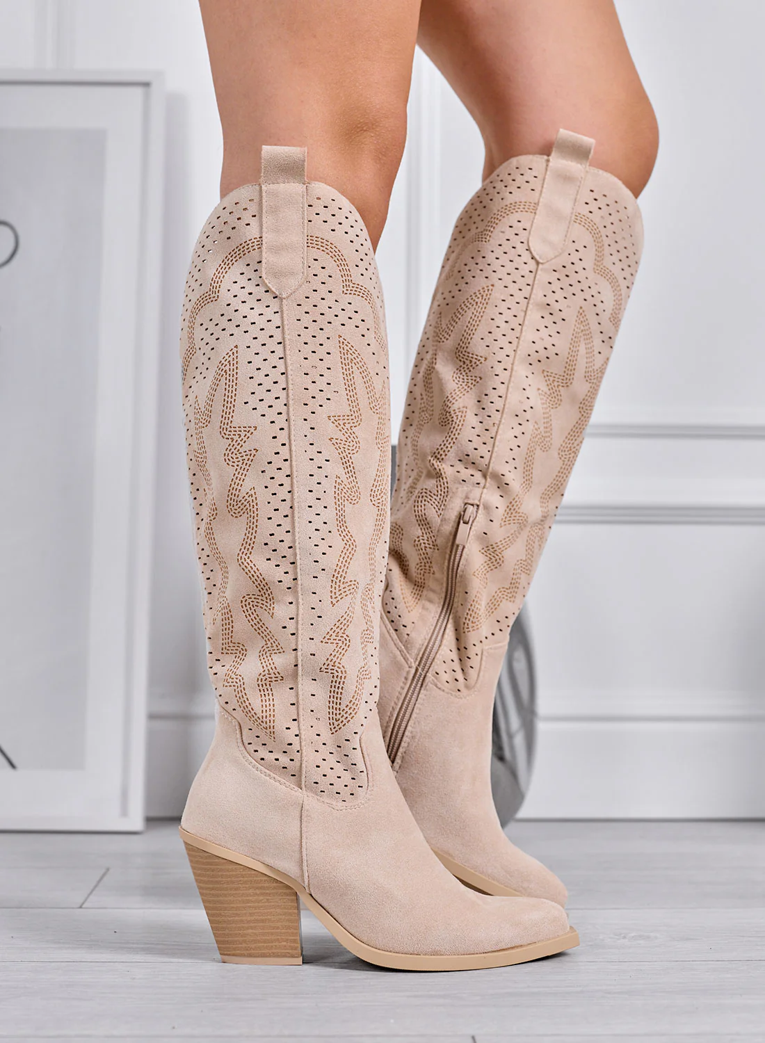 JANINE - Stivali alti Texani beige Traforati con Tacco Medio