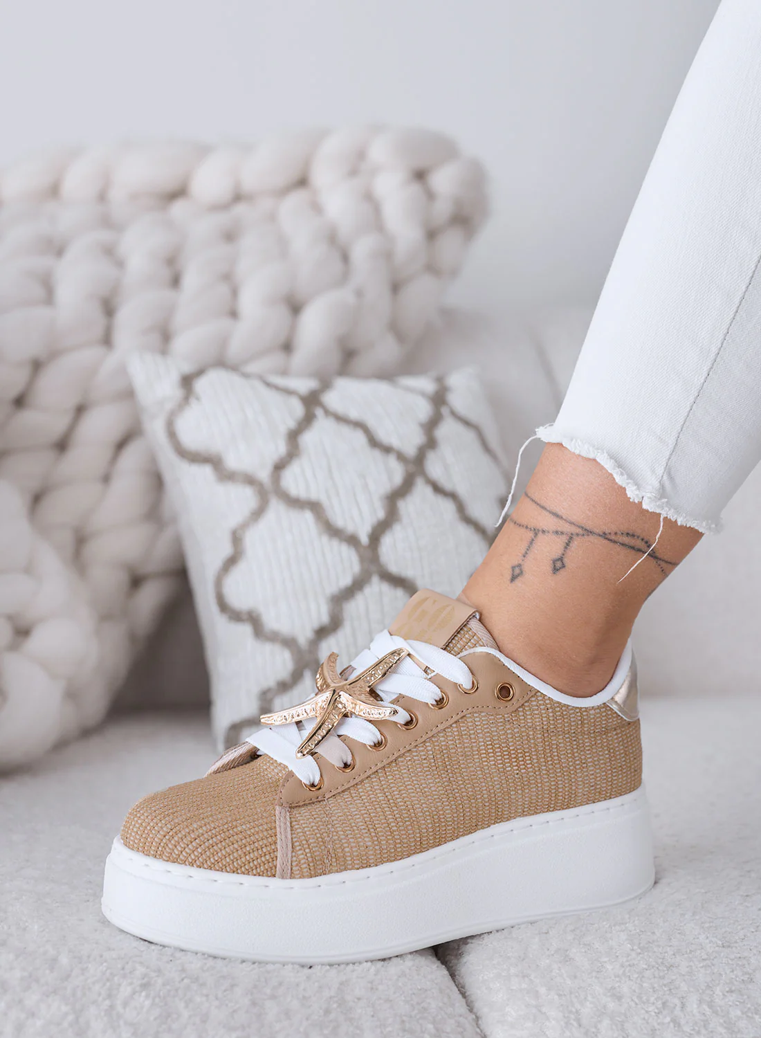 LINDA - Sneakers fango con Applicazioni Gioiello oro e Suola Platform - Image 2