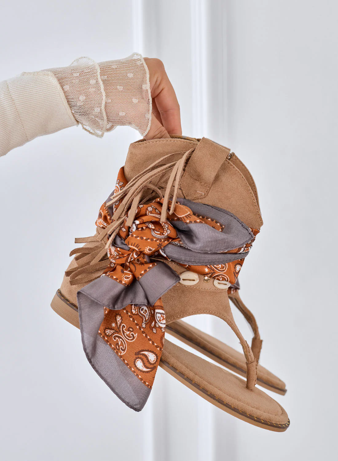MADISON - Sandali Infradito fango con Foulard e Conchiglie - Image 4