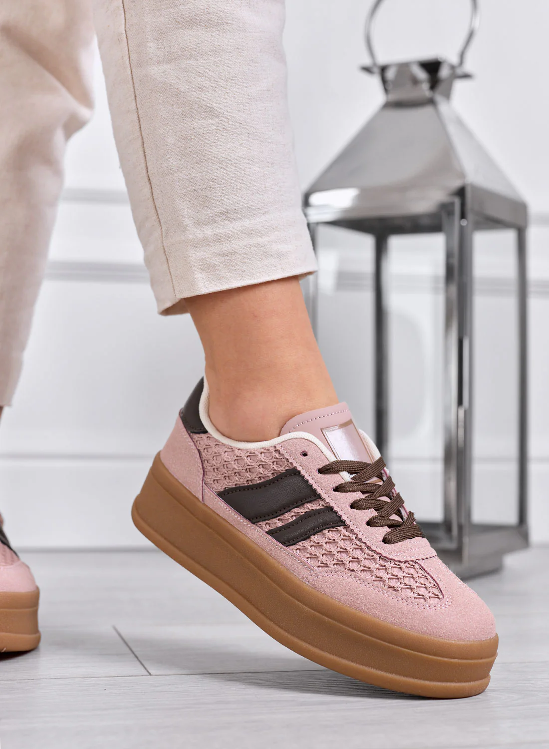 MARISOL - Sneakers rosa con inserti marroni e suola in gomma