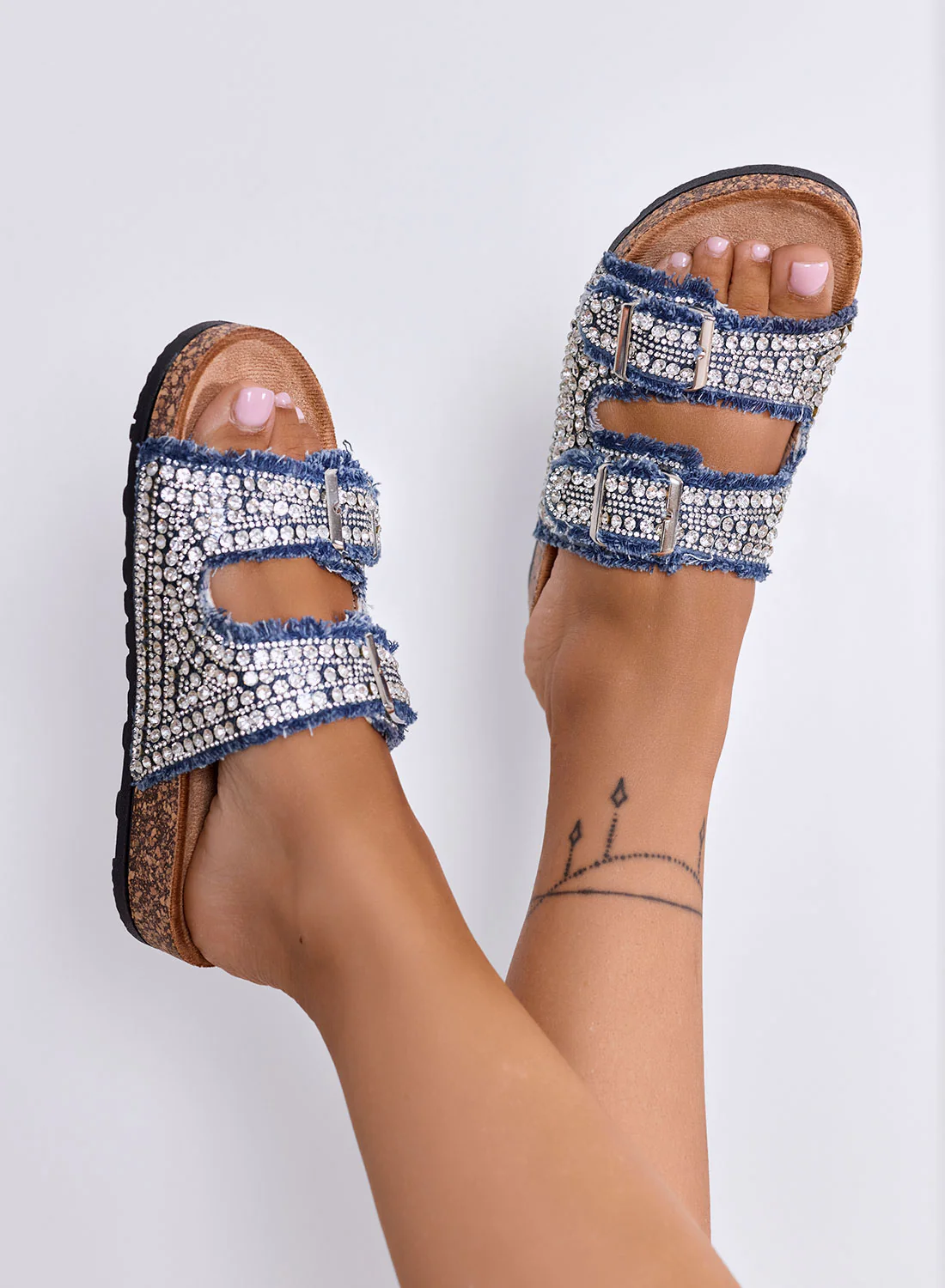 MAURA - Sandali Ciabatte in Denim con Strass e Doppia Fibbia - Image 3