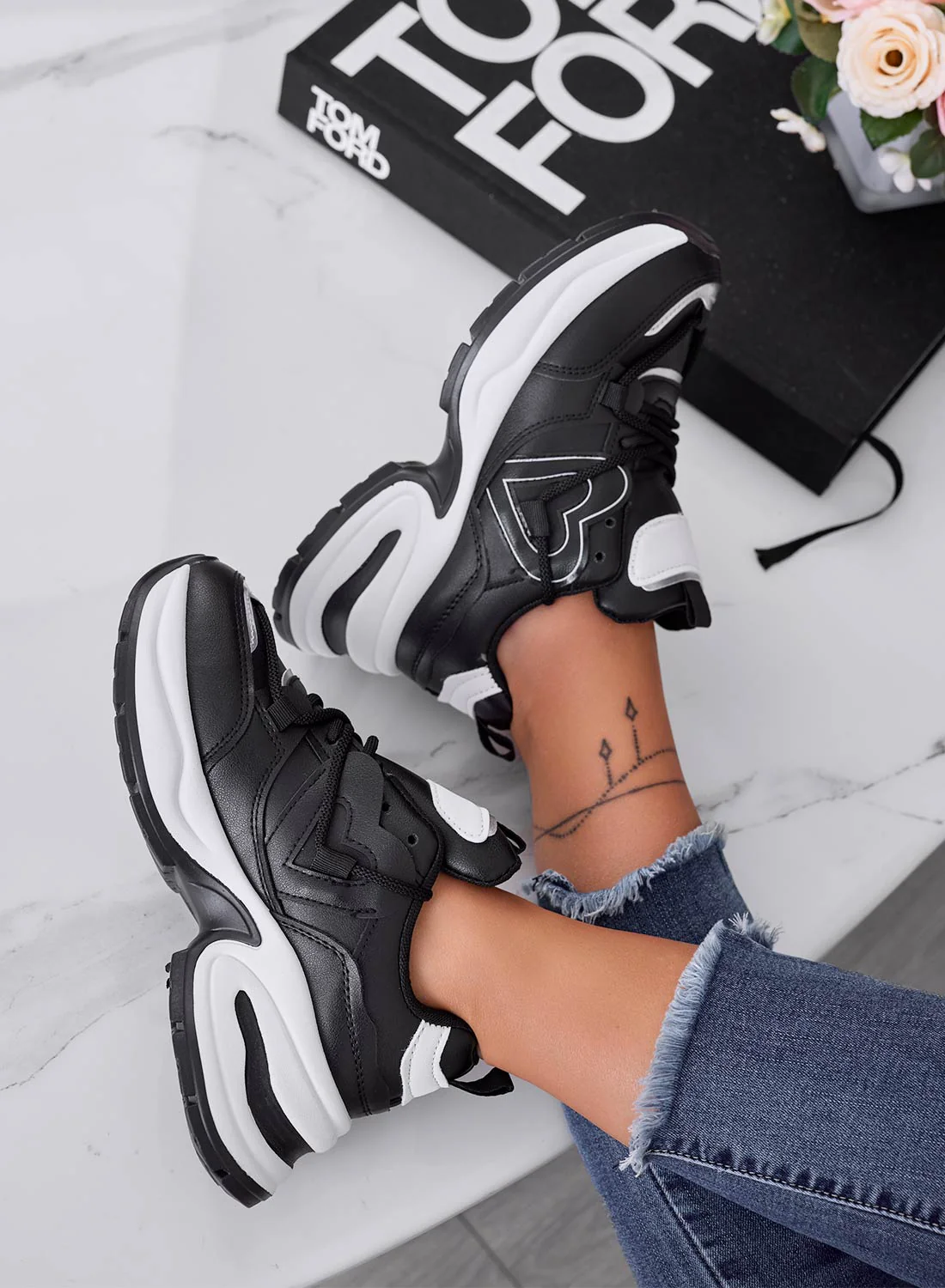 NARA - Sneakers nere con zeppa e cuore - Image 2