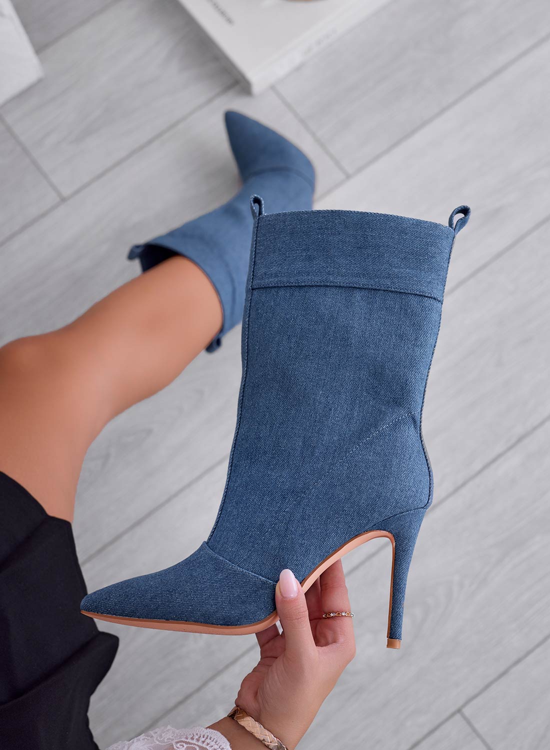Stivaletti blu jeans con tacco alto - Image 3