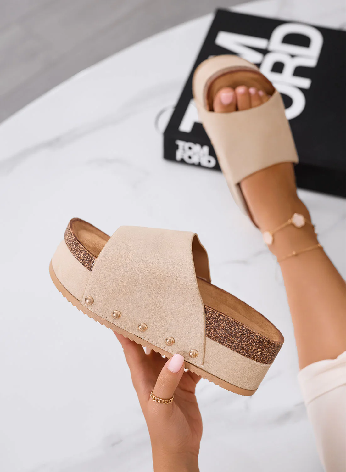 ORIO - Sandali Zeppe beige platform con fascione largo e rivetti laterali - Image 3