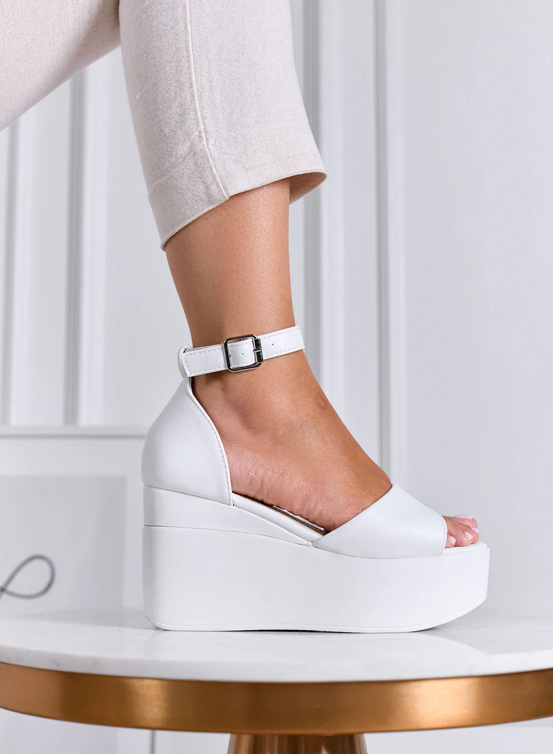 PENNY - Sandali bianchi platform con cinturino alla caviglia - Image 2