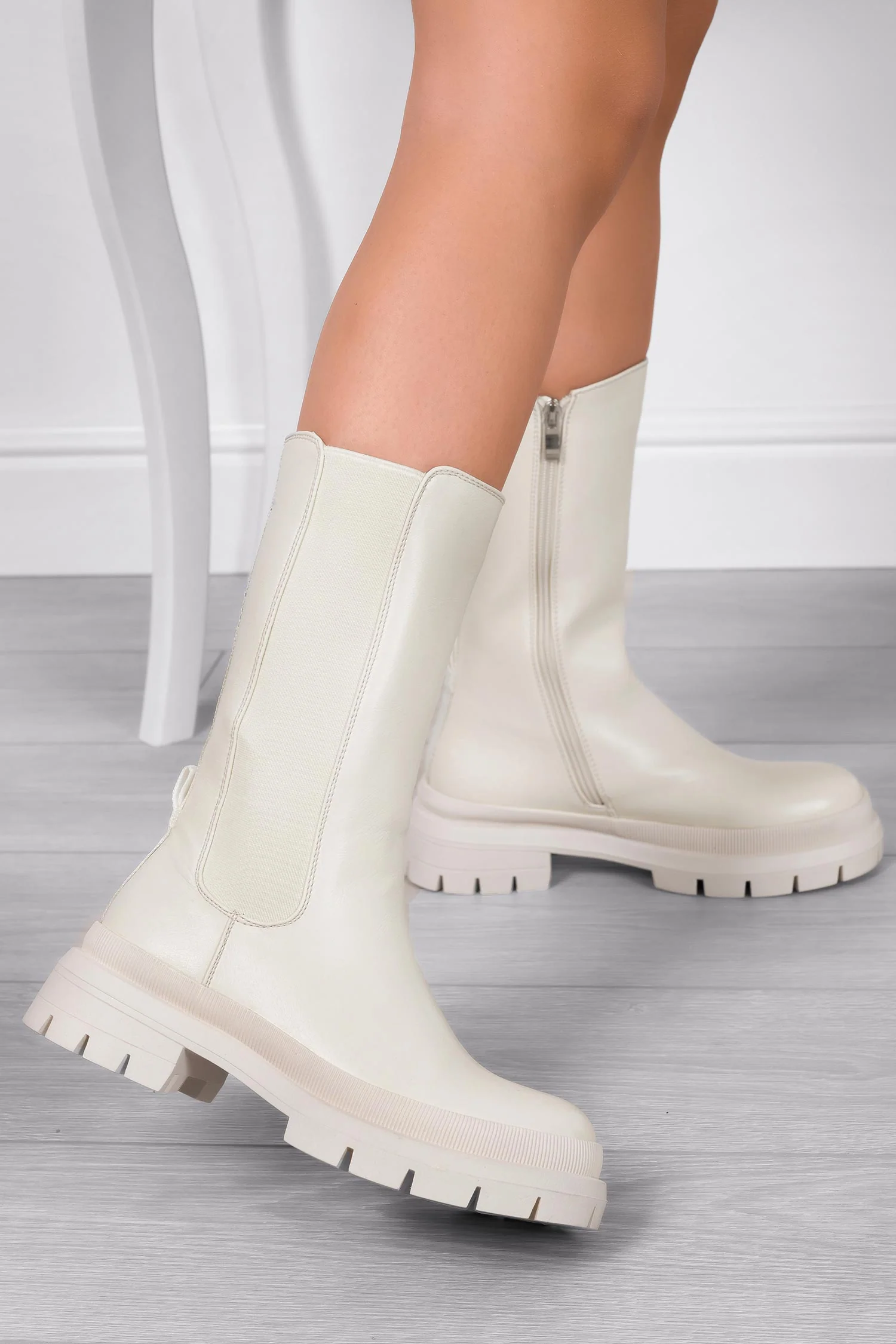 Stivaletti beige Alexoo con elastico laterale - Image 5