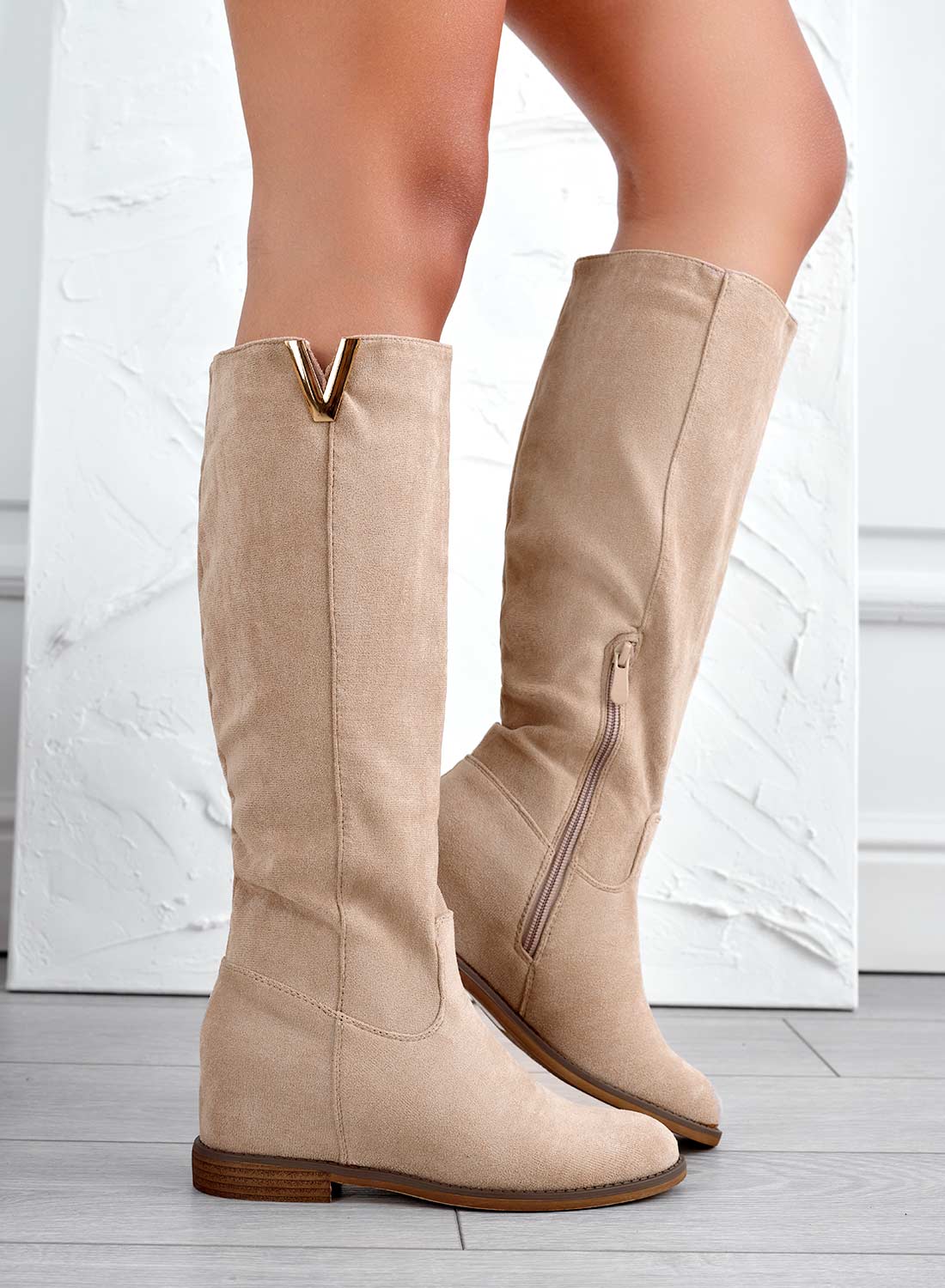 RANDA - Stivali Alexoo con V beige scamosciati con zeppa interna - Image 10