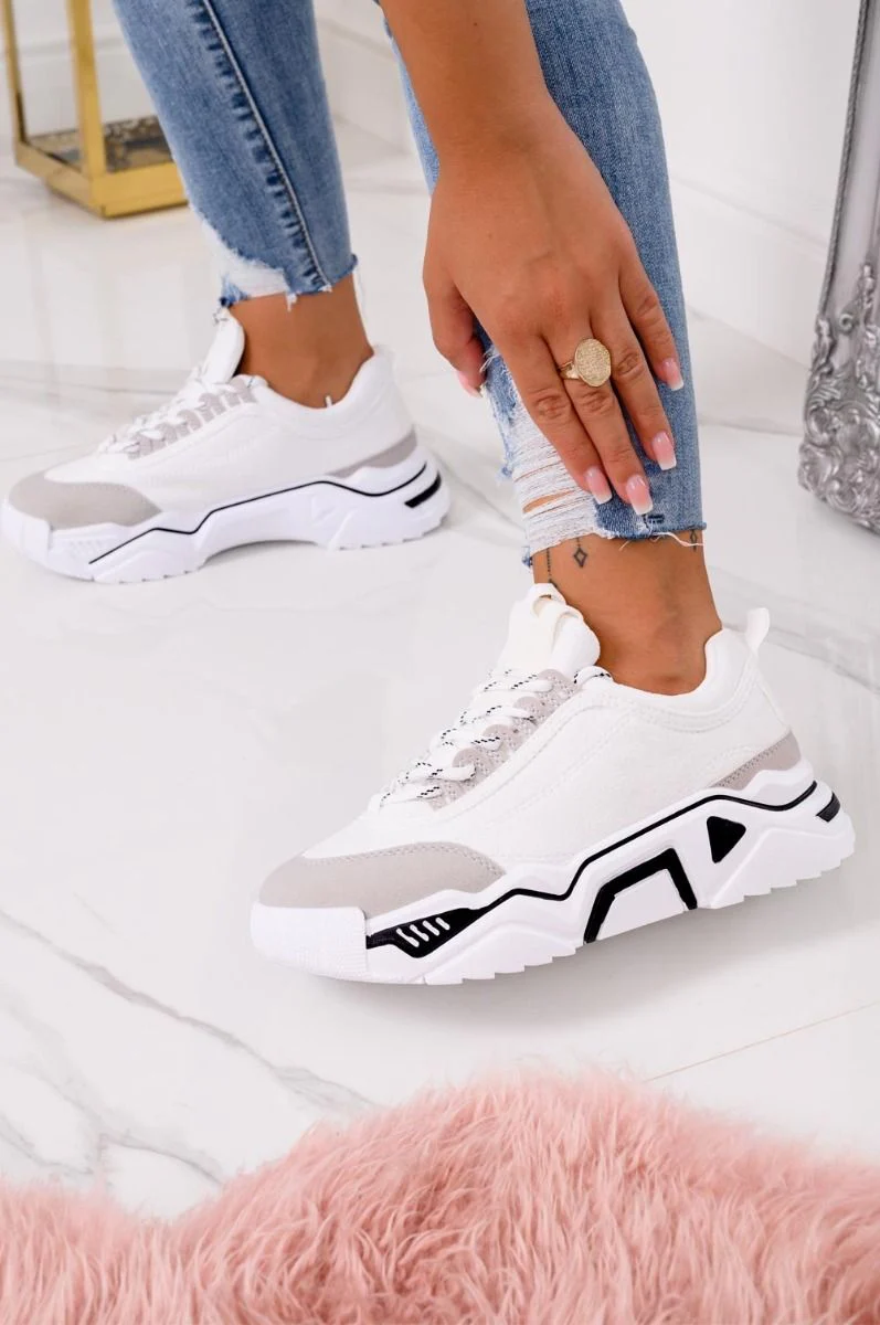 Sneakers bianche scamosciate con suola spessa e lacci - Image 3