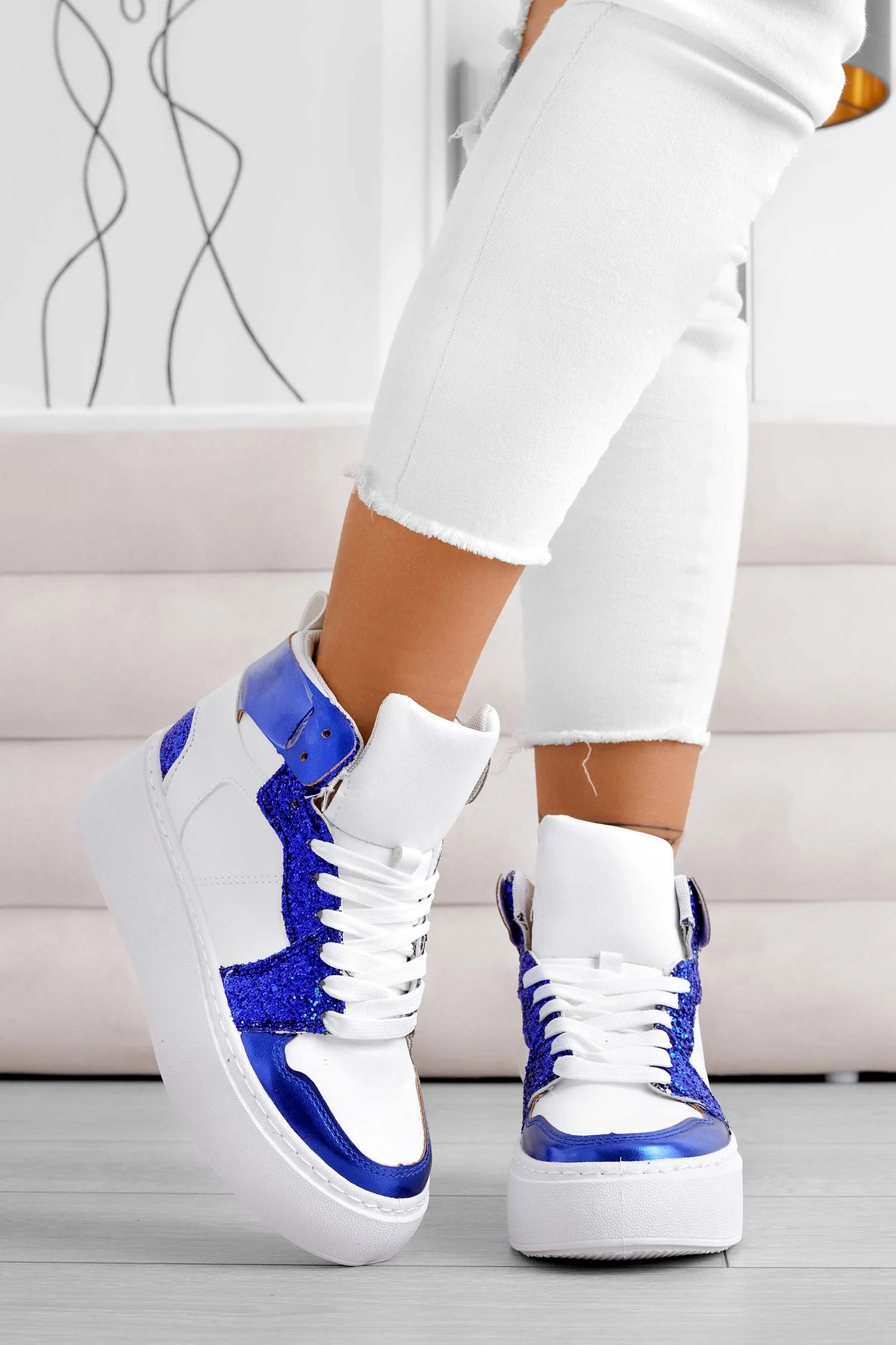 Sneakers bianche con inserti glitter blu - Image 2