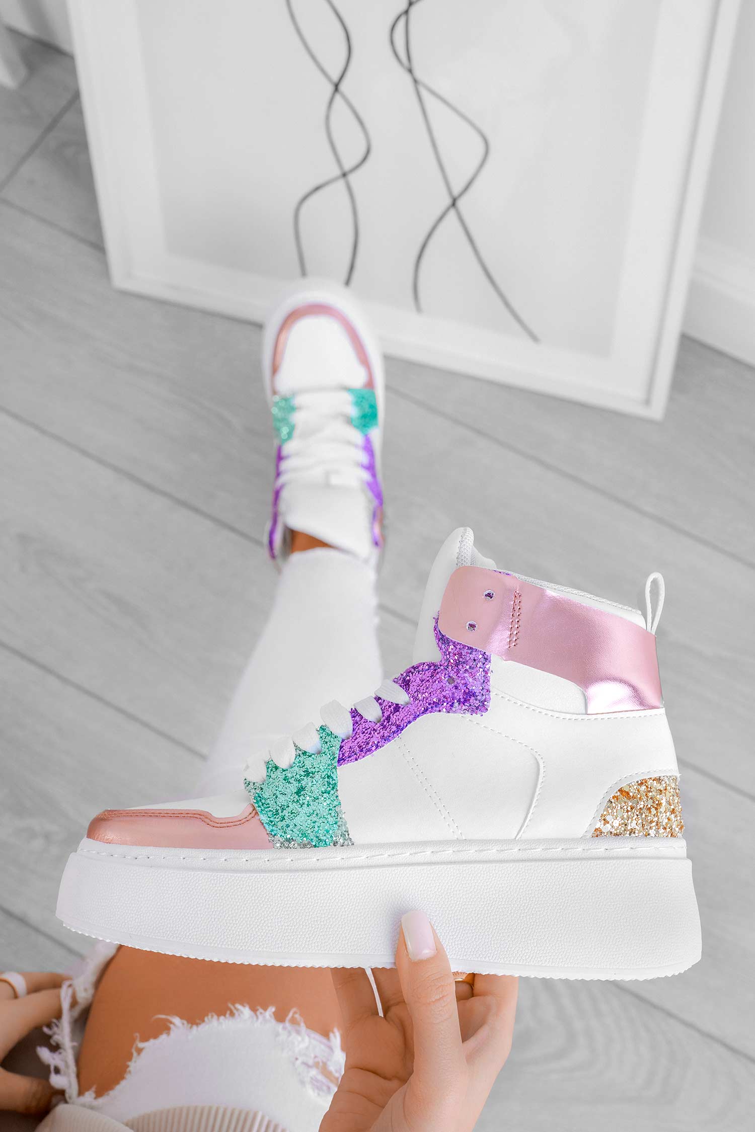 Sneakers bianche con inserti glitter multicolor - Image 3