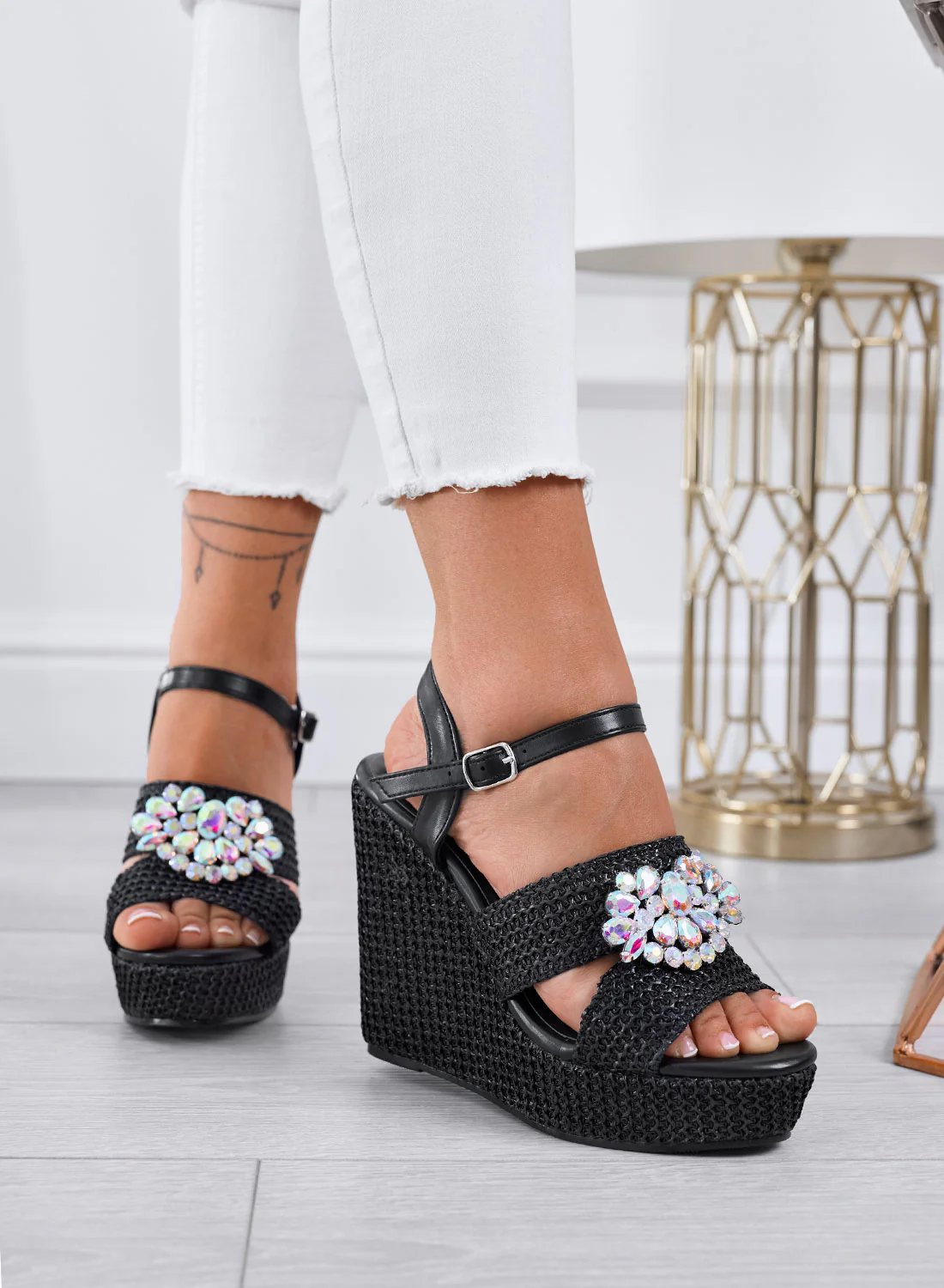 SABRINA - Sandali neri Zeppe con cinturino e maxi strass - Image 3