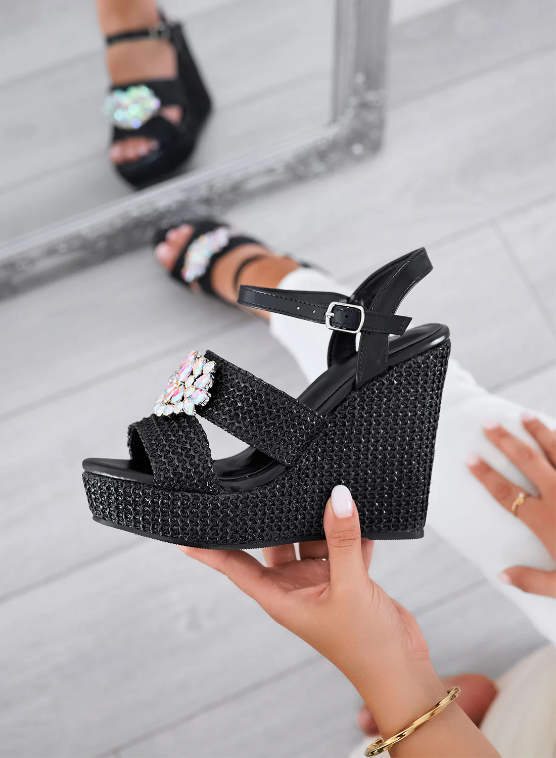 SABRINA - Sandali neri Zeppe con cinturino e maxi strass - Image 4