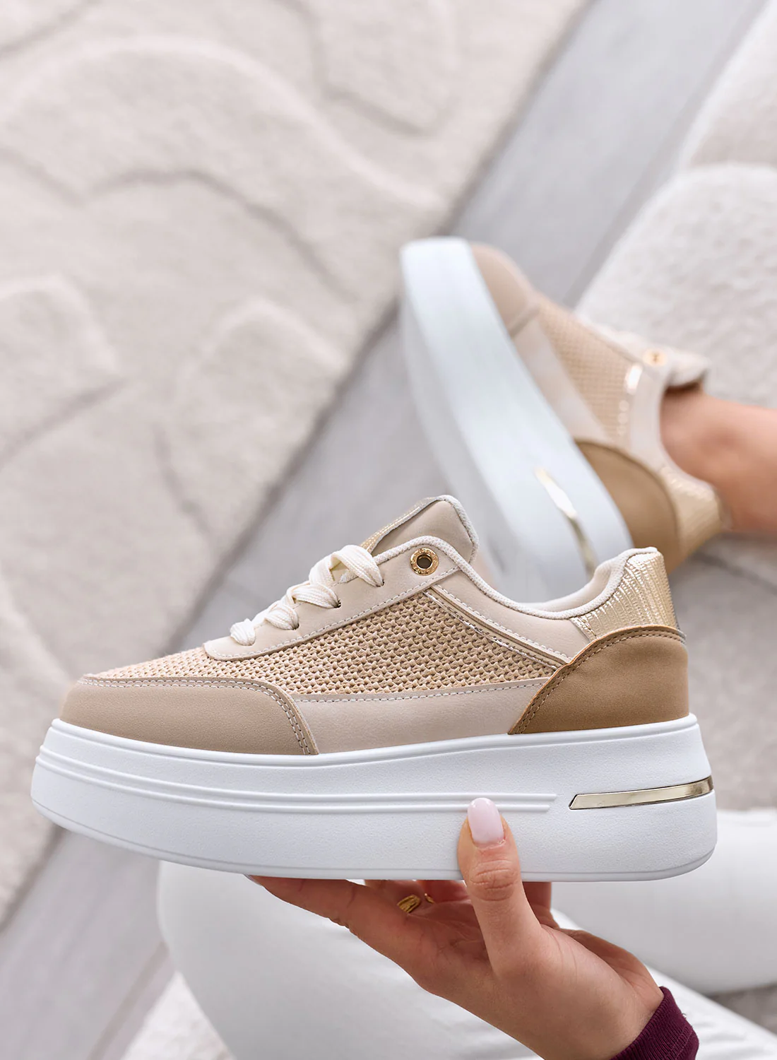 SONIA - Sneakers fango con inserti in tessuto laminato oro - Image 4