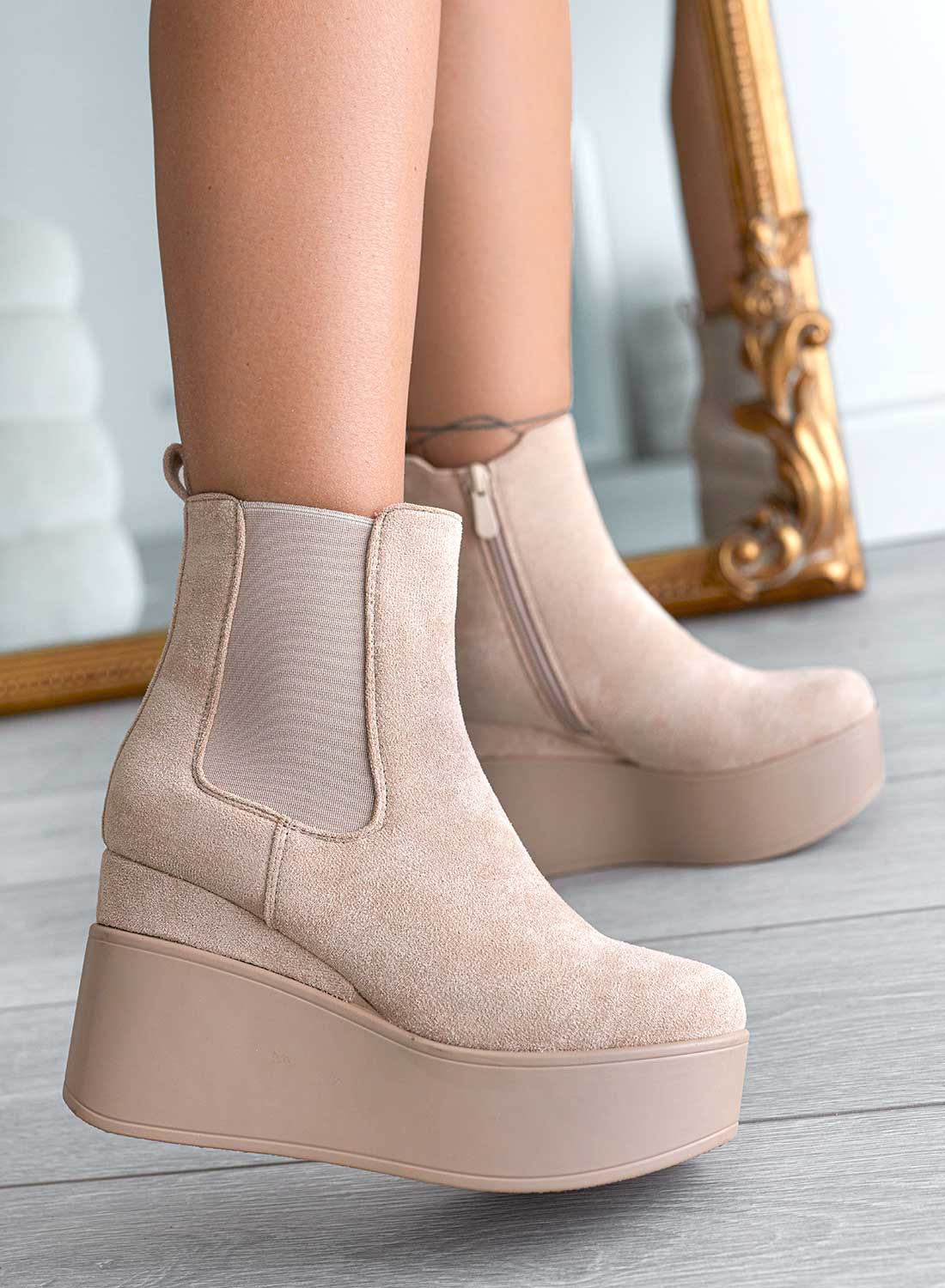 Tronchetti beige Alexoo con zeppa ed elastico laterale