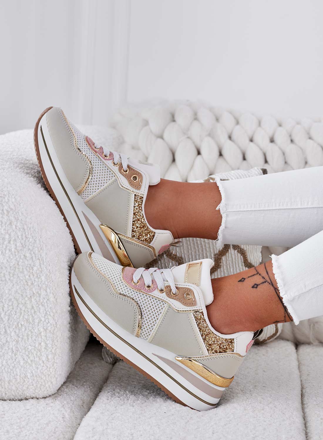 VALDA - Sneakers beige con inserti glitter oro - Image 3