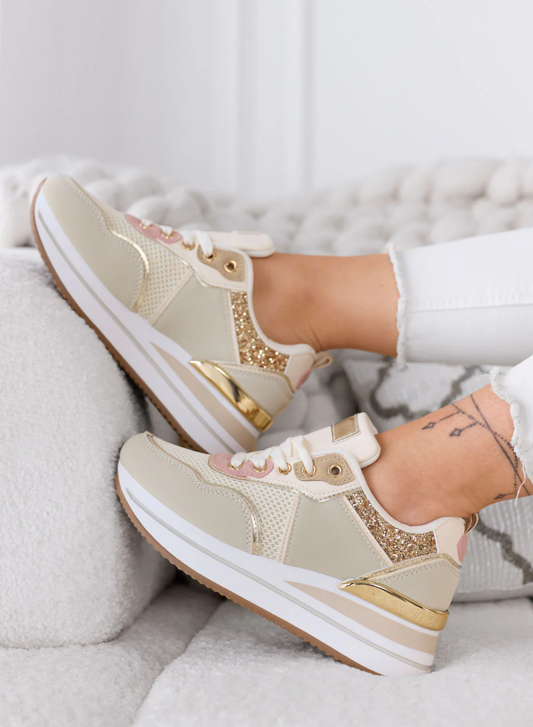 VALDA - Sneakers beige con inserti glitter oro - Image 5