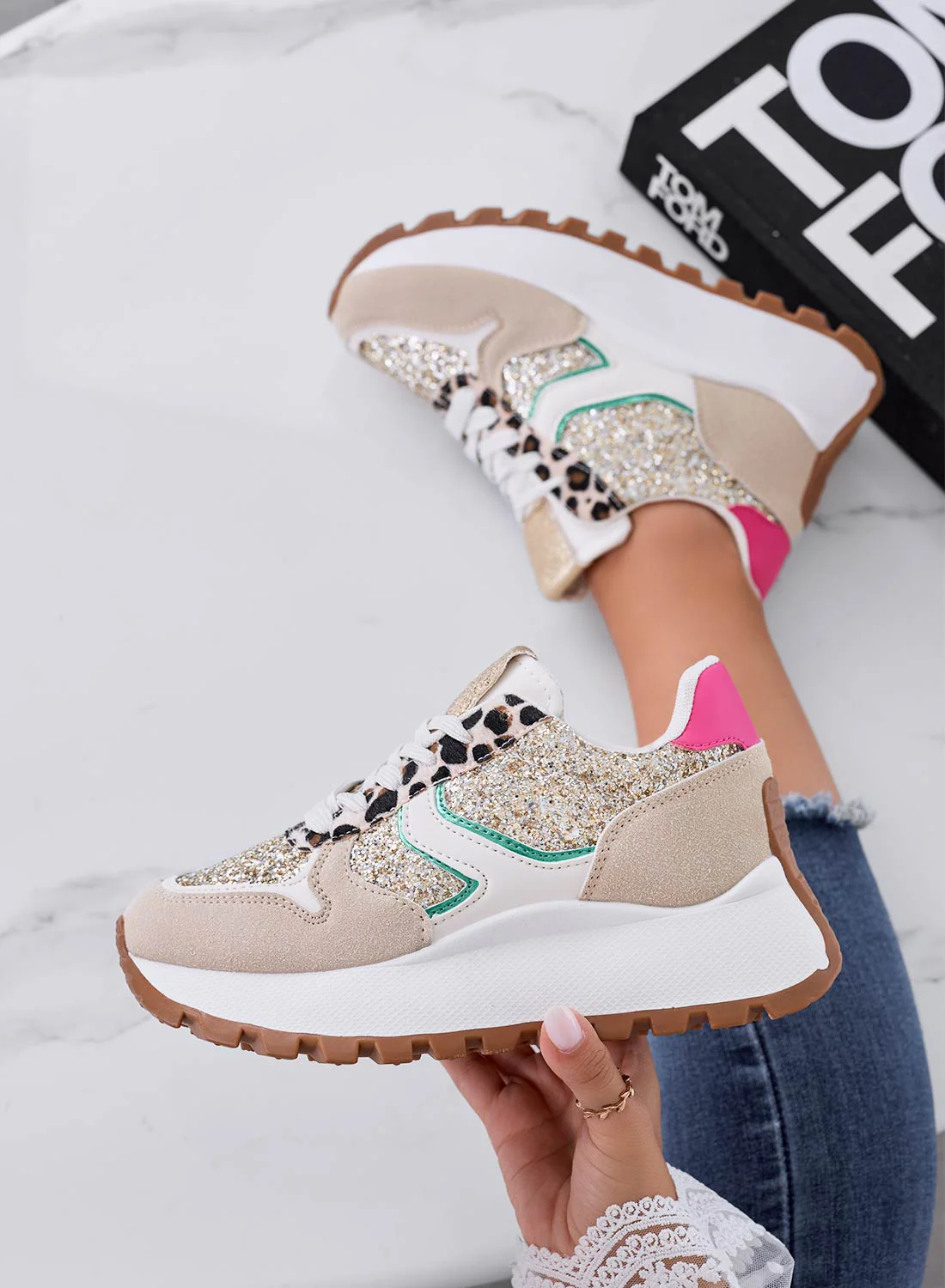 VIVIANA - Sneakers beige con inserti glitter oro e maculati - Image 3