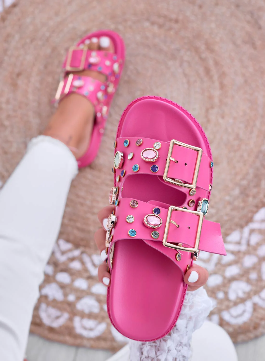 VIXIE - Sandali a ciabatta fuxia con pietre