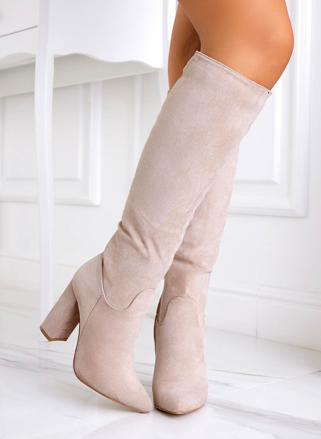 WENDY - Stivali beige scamosciati con tacco alto - Image 3